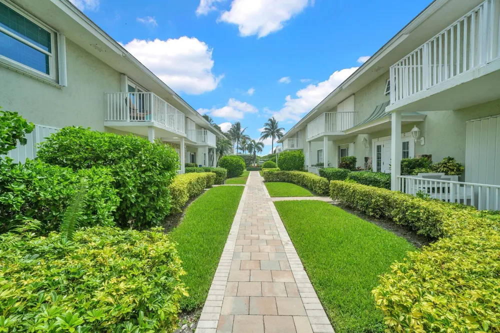 5500 OLD OCEAN BOULEVARD #108 Ocean Ridge, FL 33435