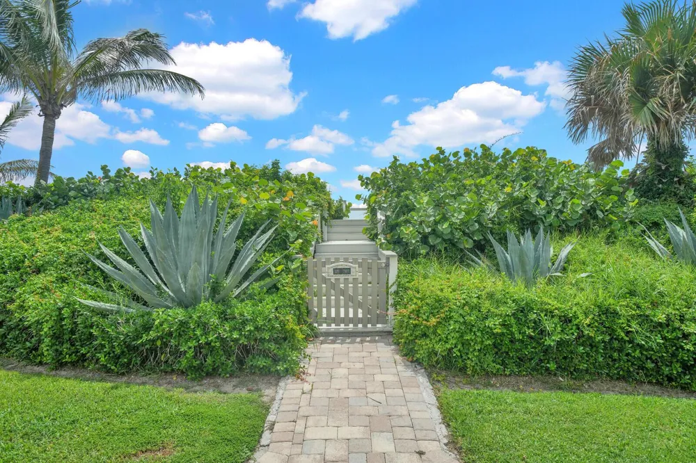5500 OLD OCEAN BOULEVARD #108 Ocean Ridge, FL 33435