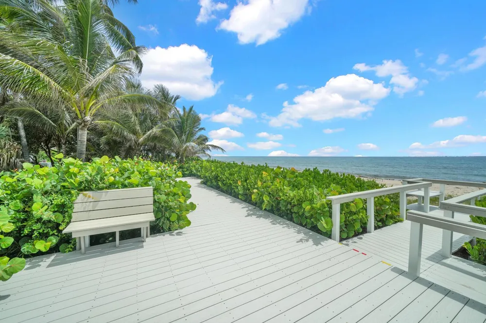 5500 OLD OCEAN BOULEVARD #108 Ocean Ridge, FL 33435
