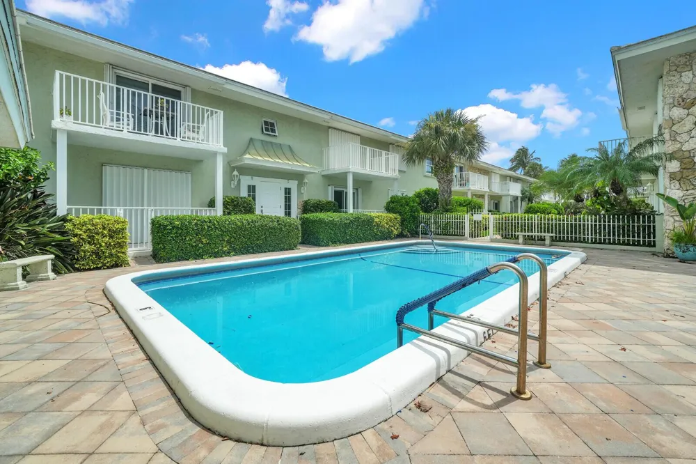 5500 OLD OCEAN BOULEVARD #108 Ocean Ridge, FL 33435