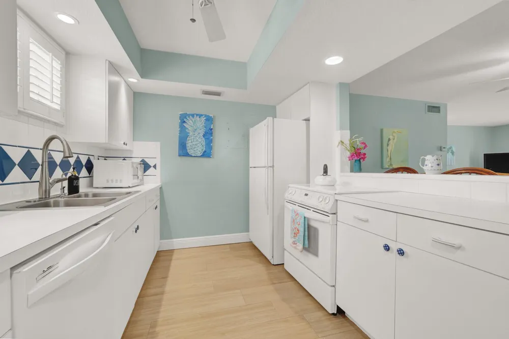 5500 OLD OCEAN BOULEVARD #108 Ocean Ridge, FL 33435