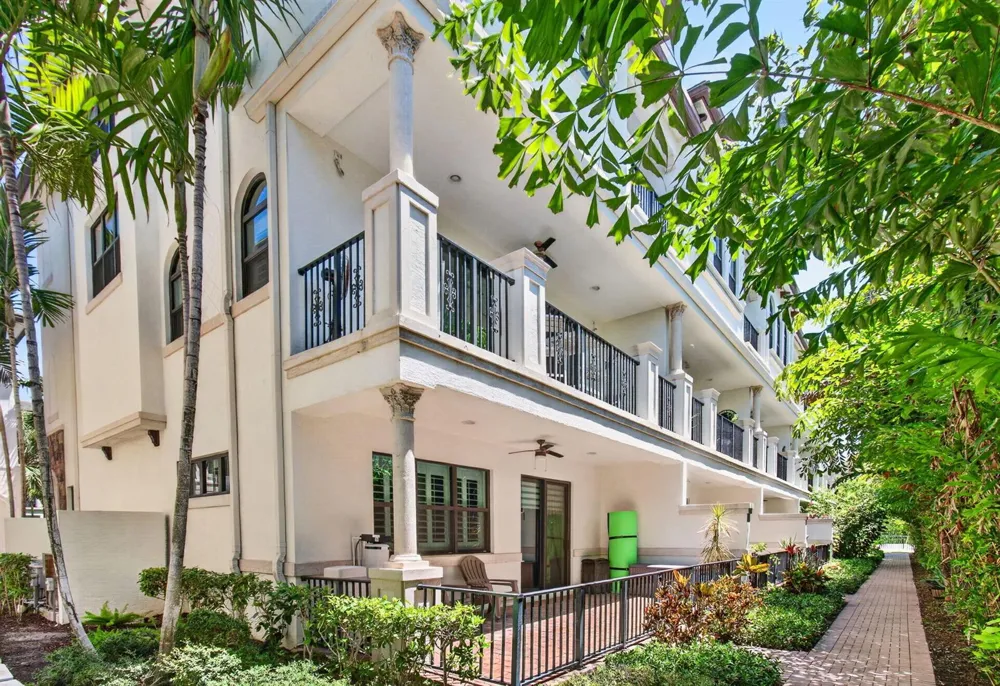 622 Windward Circle S Boynton Beach, FL 33435
