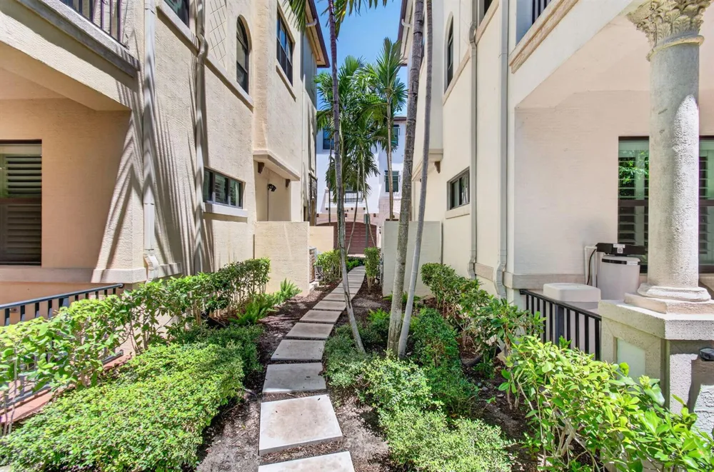 622 Windward Circle S Boynton Beach, FL 33435