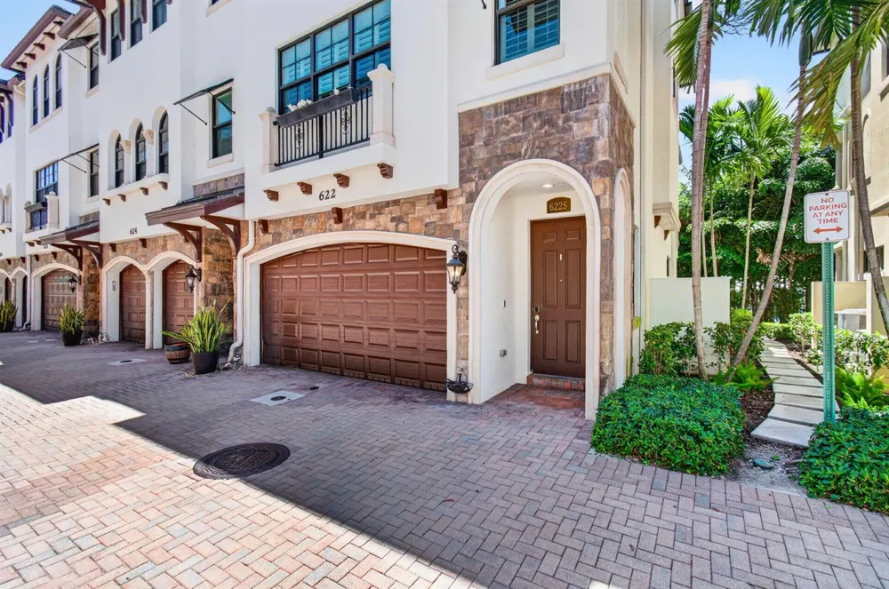 622 Windward Circle S Boynton Beach, FL 33435