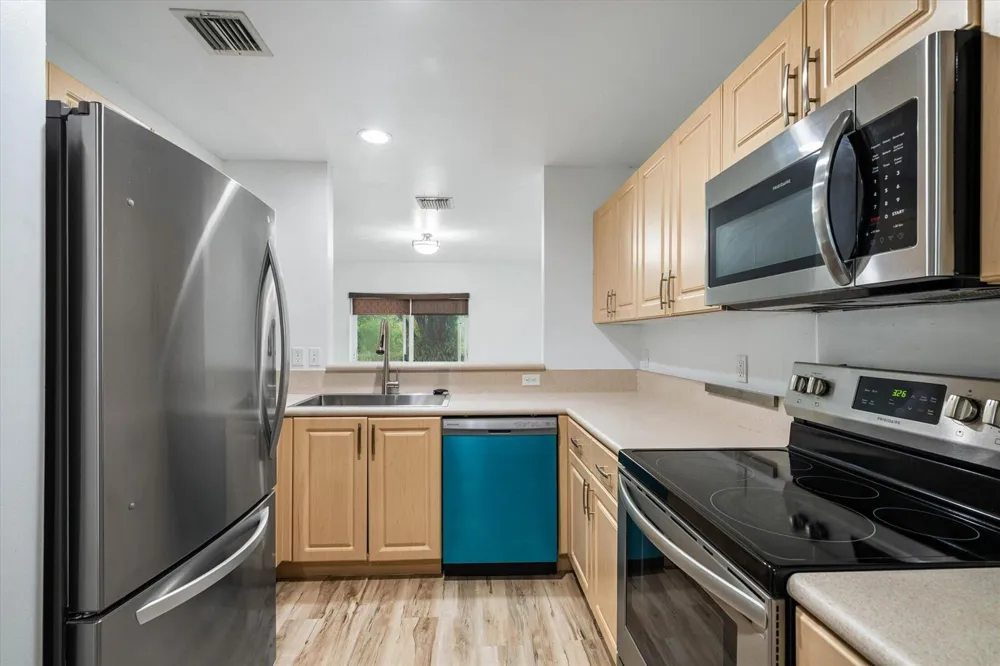 2030 NW 99th Way Sunrise, FL 33322