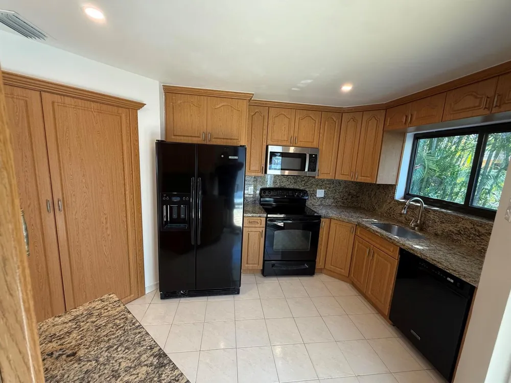 1160 SW 111th Avenue Pembroke Pines, FL 33025