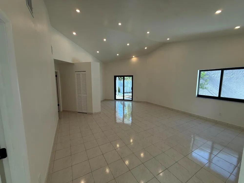 1160 SW 111th Avenue Pembroke Pines, FL 33025
