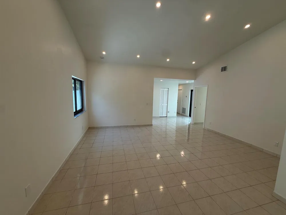 1160 SW 111th Avenue Pembroke Pines, FL 33025