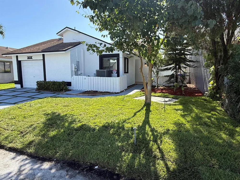 1160 SW 111th Avenue Pembroke Pines, FL 33025