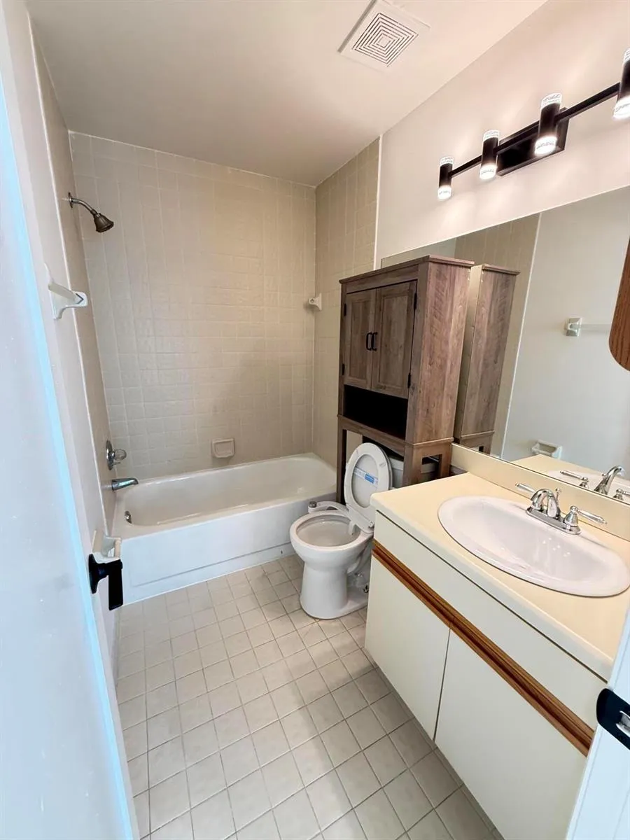 1160 SW 111th Avenue Pembroke Pines, FL 33025