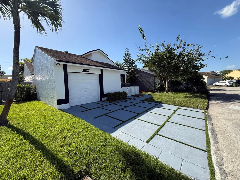 1160 SW 111th Avenue Pembroke Pines, FL 33025