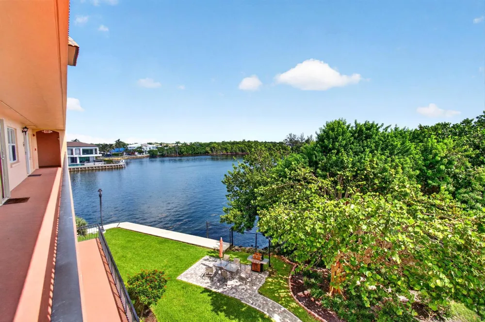 2871 OCEAN BOULEVARD #V345 Boca Raton, FL 33431