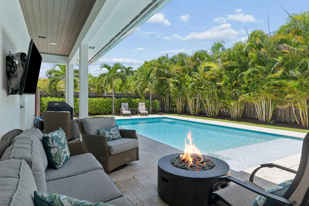 115 NE 16TH COURT Delray Beach, FL 33444