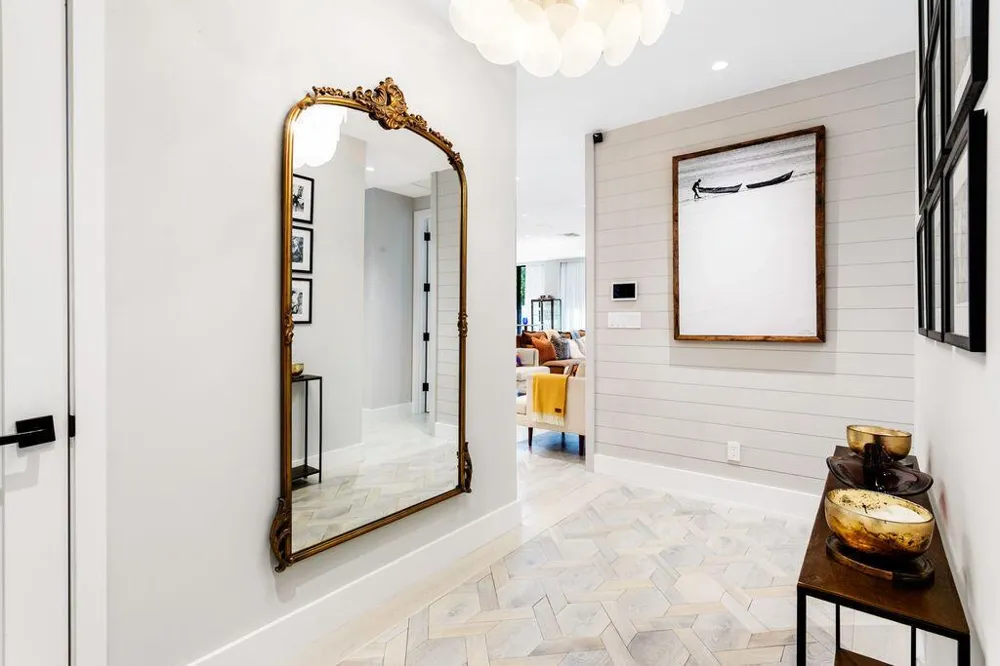 401 WORTH AVENUE #2020 Palm Beach, FL 33480