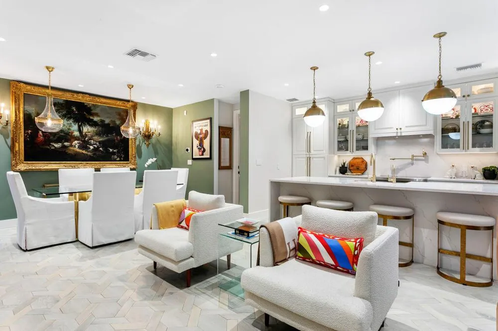 401 WORTH AVENUE #2020 Palm Beach, FL 33480
