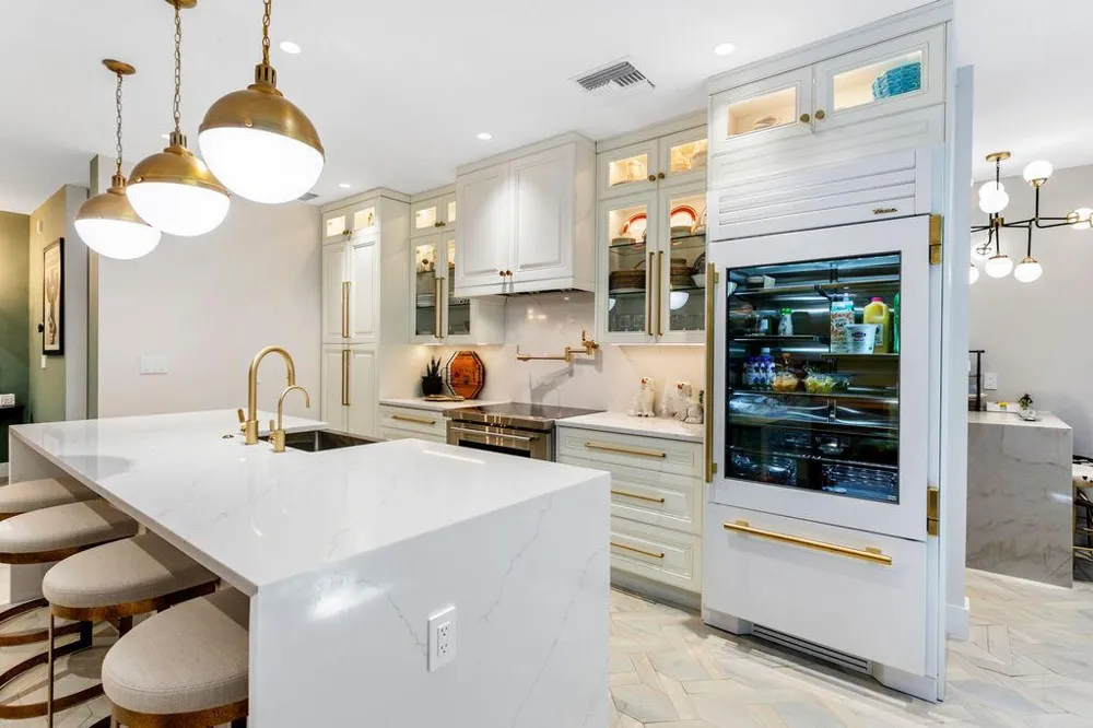 401 WORTH AVENUE #2020 Palm Beach, FL 33480