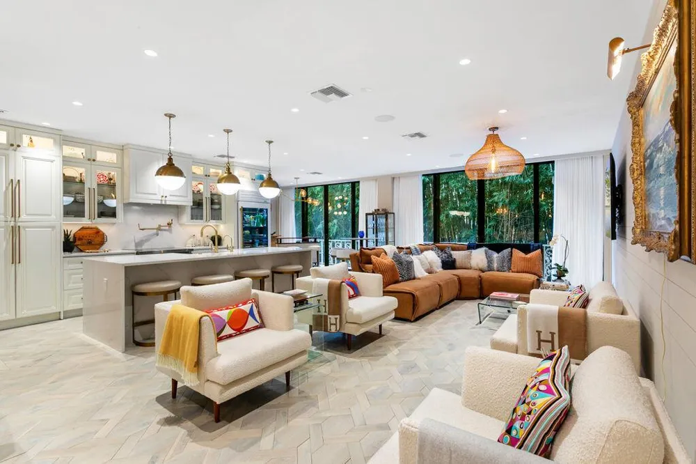 401 WORTH AVENUE #2020 Palm Beach, FL 33480