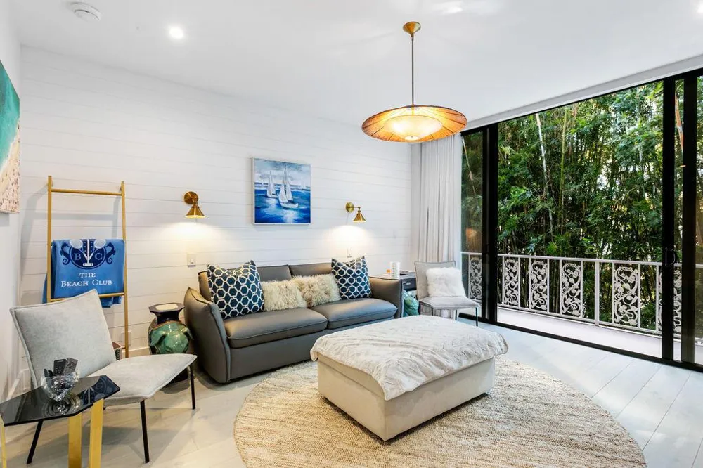401 WORTH AVENUE #2020 Palm Beach, FL 33480