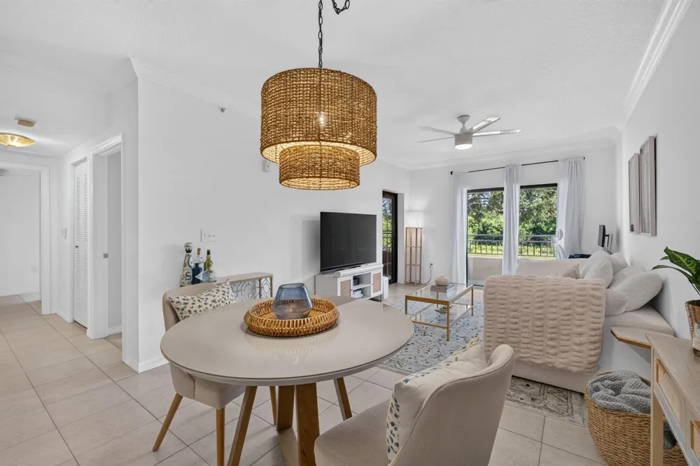 4905 Midtown Lane #2211 Palm Beach Gardens, FL 33418
