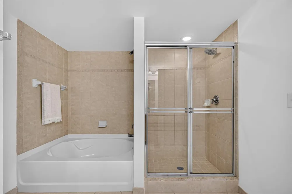 4905 Midtown Lane #2211 Palm Beach Gardens, FL 33418