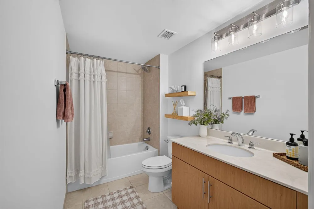 4905 Midtown Lane #2211 Palm Beach Gardens, FL 33418