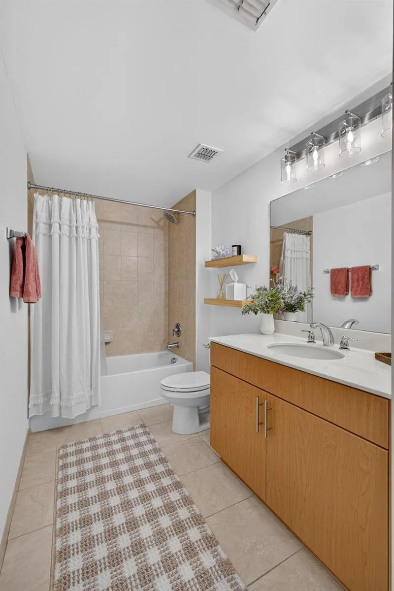 4905 Midtown Lane #2211 Palm Beach Gardens, FL 33418