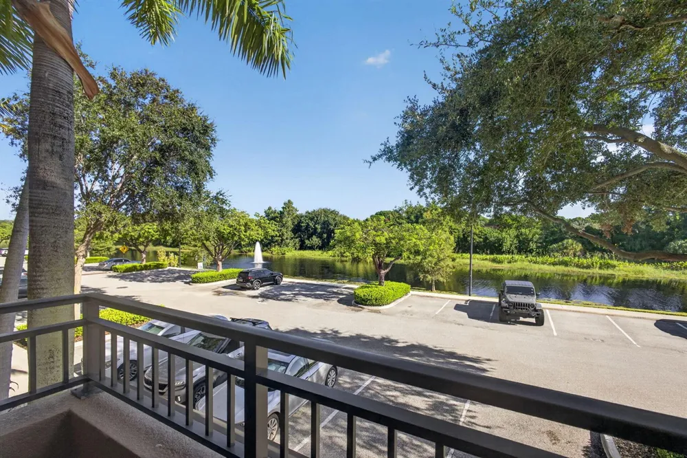 4905 Midtown Lane #2211 Palm Beach Gardens, FL 33418