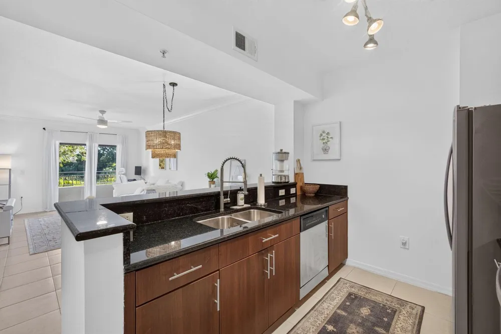 4905 Midtown Lane #2211 Palm Beach Gardens, FL 33418