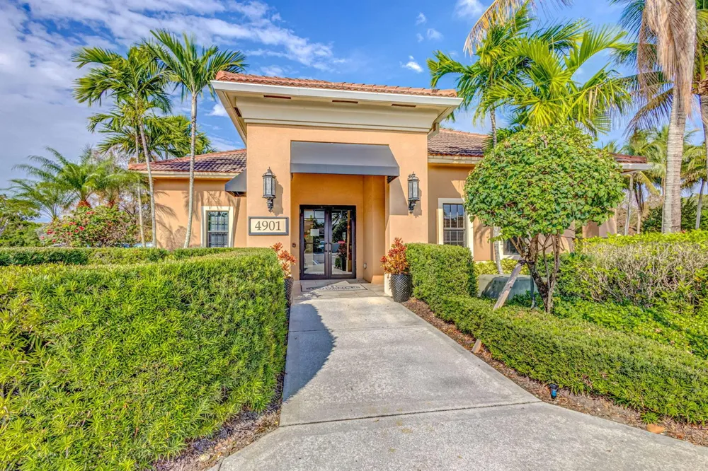 4905 Midtown Lane #2211 Palm Beach Gardens, FL 33418