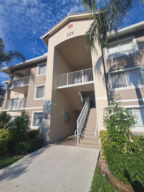 171 SW PALM DRIVE #203