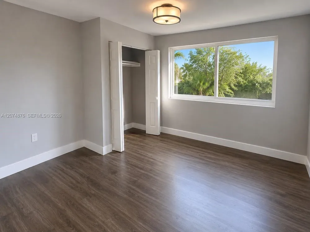 586 NW 48th St #1 Miami, FL 33127