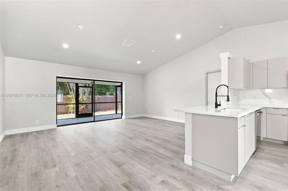 6146 Linton St Jupiter, FL 33458