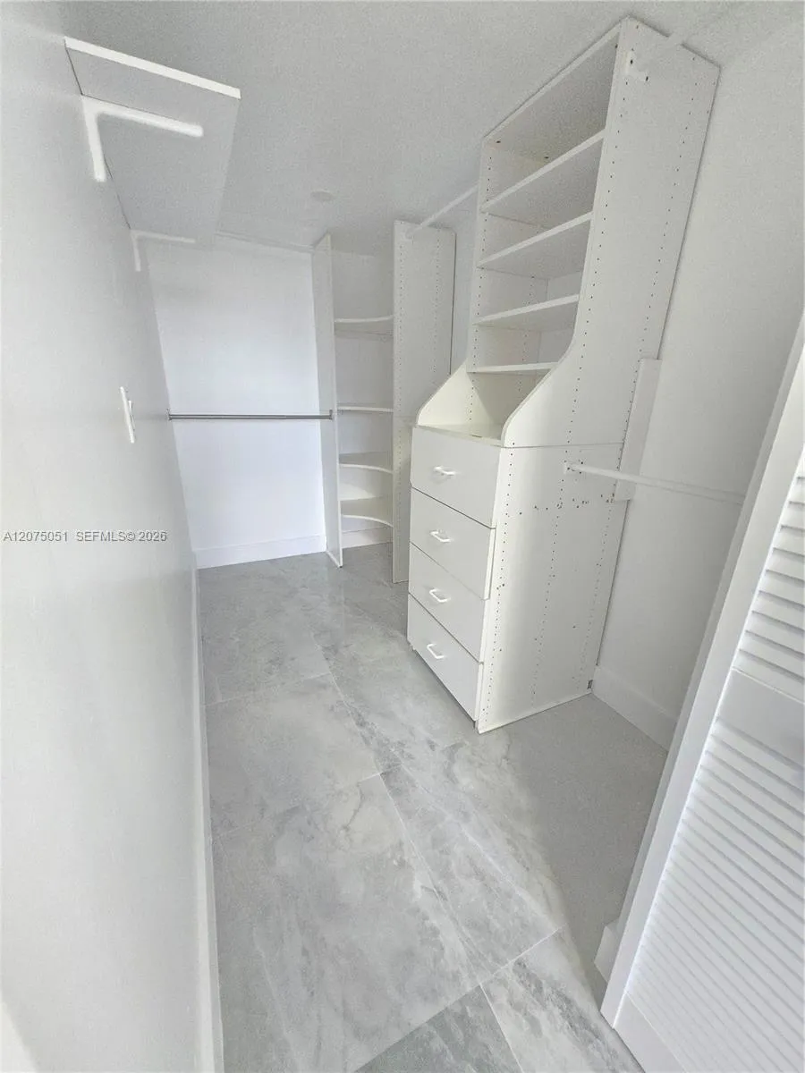 6746 NW 188th Ter Hialeah, FL 33015