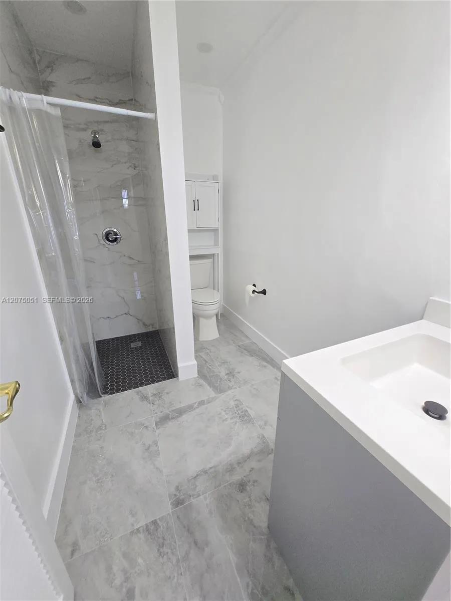 6746 NW 188th Ter Hialeah, FL 33015