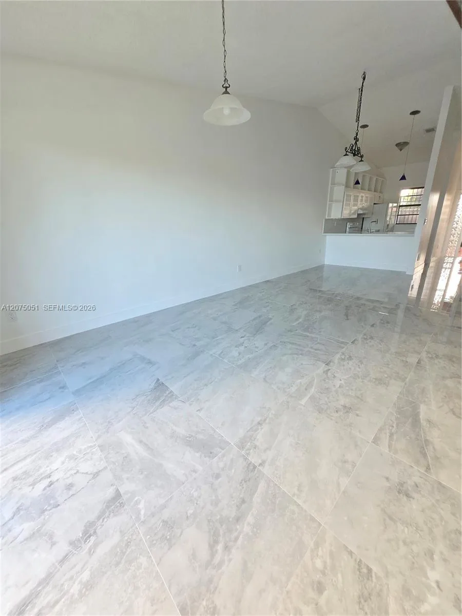 6746 NW 188th Ter Hialeah, FL 33015