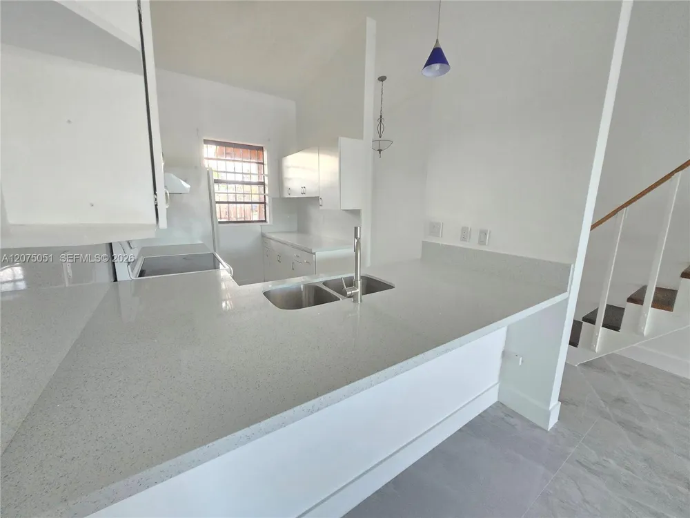 6746 NW 188th Ter Hialeah, FL 33015