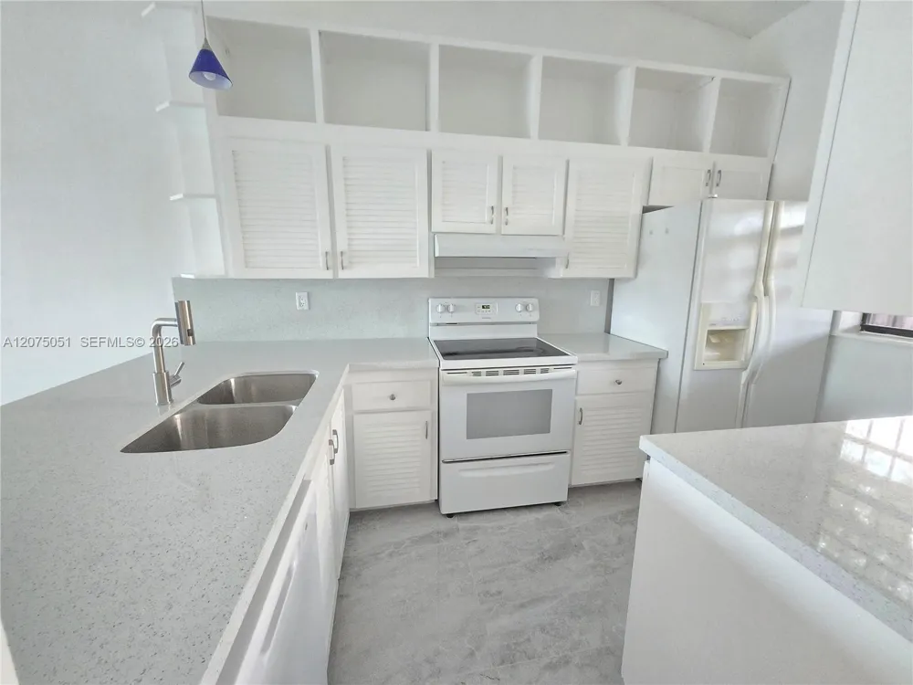 6746 NW 188th Ter Hialeah, FL 33015