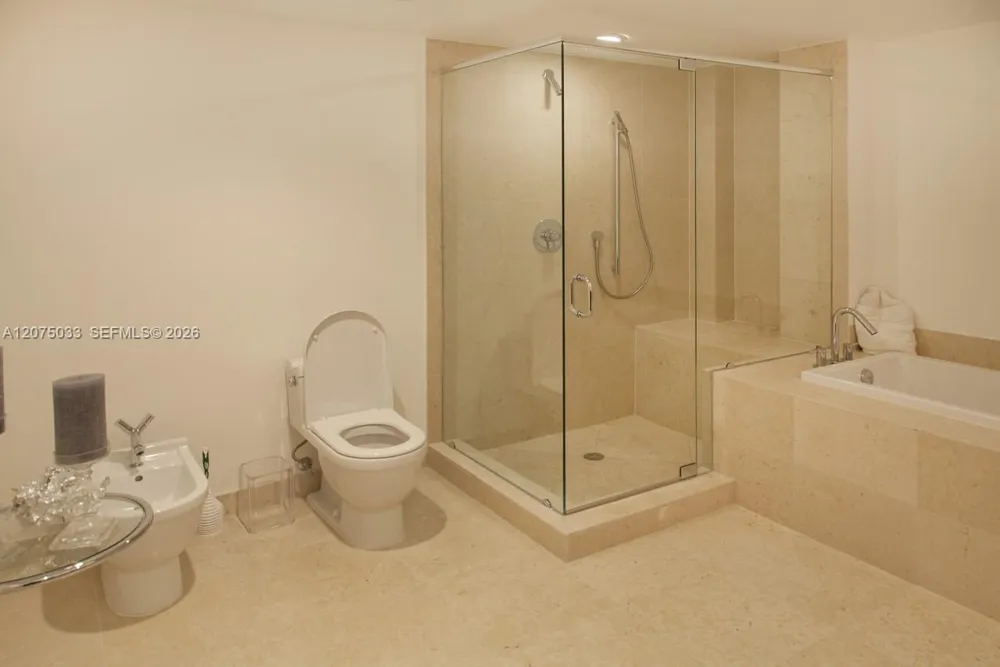 465 Brickell Ave #4703 Miami, FL 33131