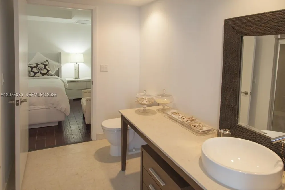 465 Brickell Ave #4703 Miami, FL 33131