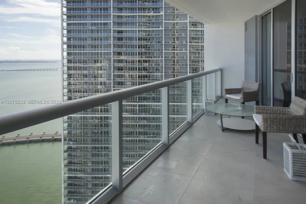 465 Brickell Ave #4703 Miami, FL 33131