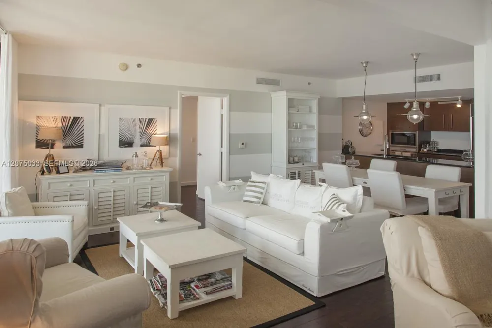 465 Brickell Ave #4703 Miami, FL 33131