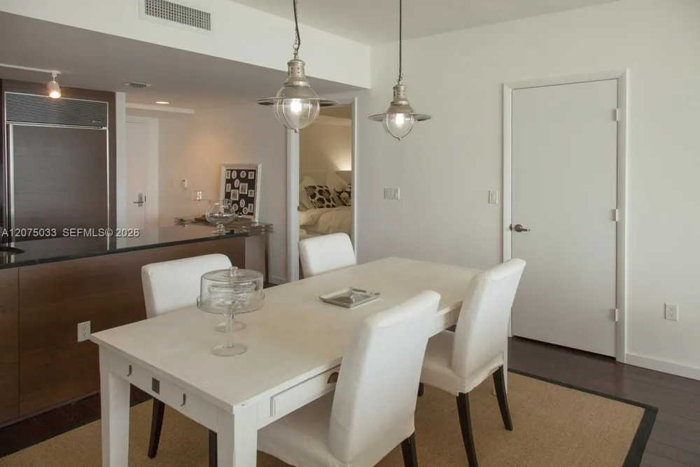 465 Brickell Ave #4703 Miami, FL 33131
