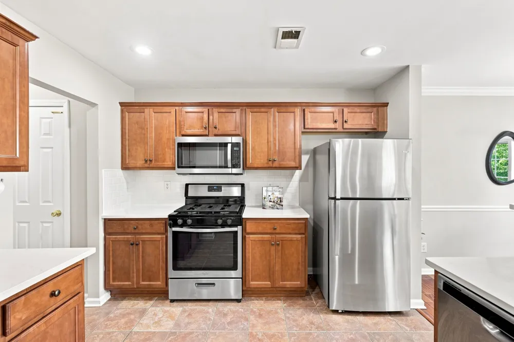 3 ELCO CT Bayonne, NJ 07002