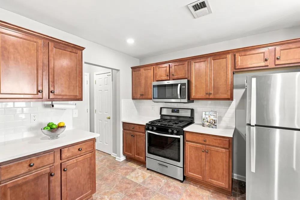 3 ELCO CT Bayonne, NJ 07002