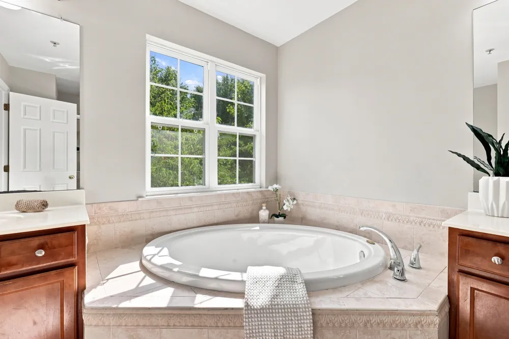 3 ELCO CT Bayonne, NJ 07002