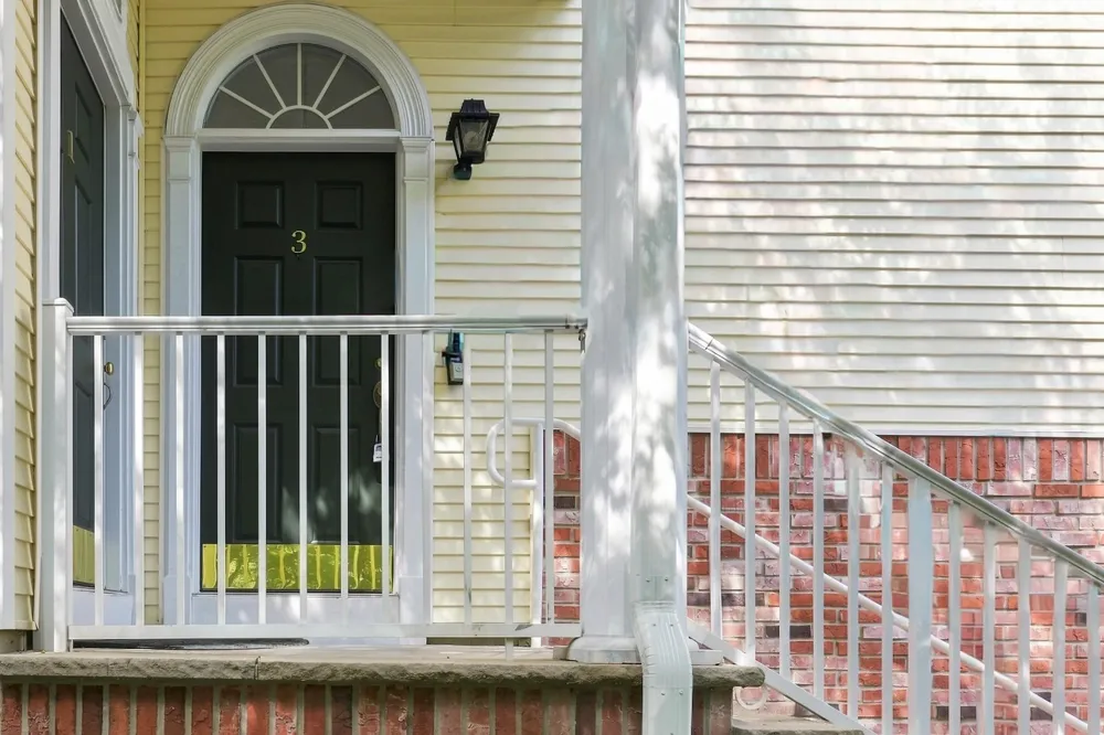 3 ELCO CT Bayonne, NJ 07002