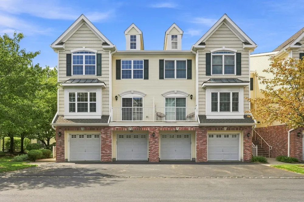 3 ELCO CT Bayonne, NJ 07002