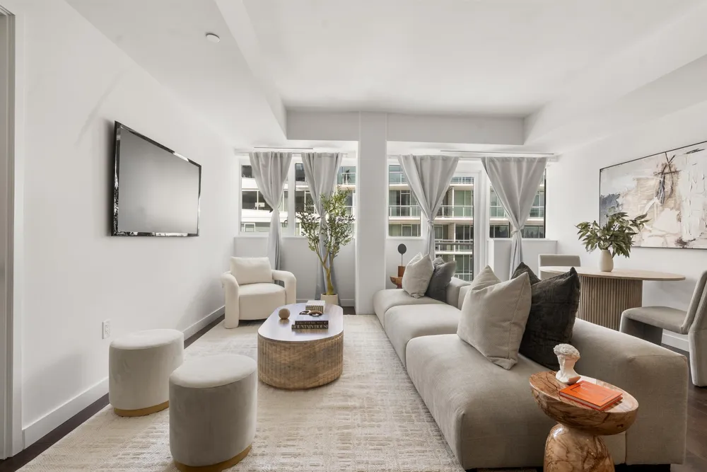 800 AVENUE AT PORT IMPERIAL Weehawken, NJ 07086