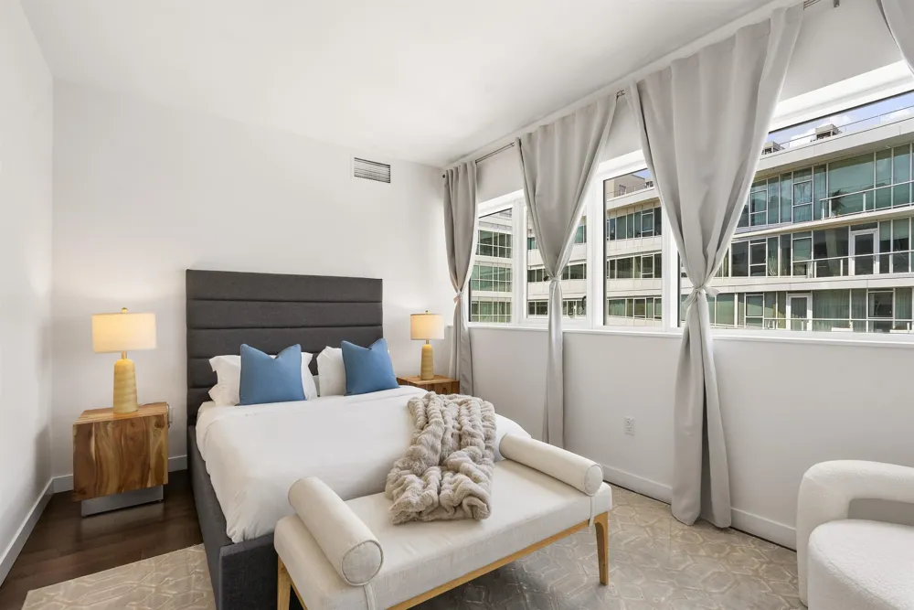 800 AVENUE AT PORT IMPERIAL Weehawken, NJ 07086