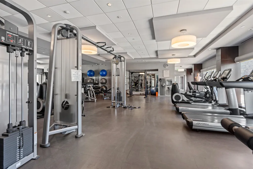 800 AVENUE AT PORT IMPERIAL Weehawken, NJ 07086